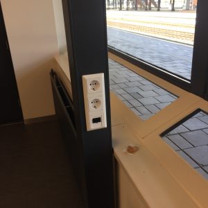 Stopcontact wachtkamer NS station Amersfoort